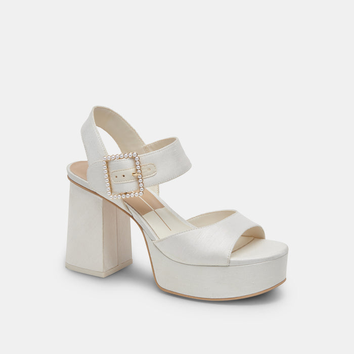 DOLCEVITA-HEELS_BOBBYPEARL_WHITEPEARLS-01-1.jpg