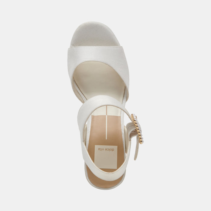 DOLCEVITA-HEELS_BOBBYPEARL_WHITEPEARLS-06-1.jpg