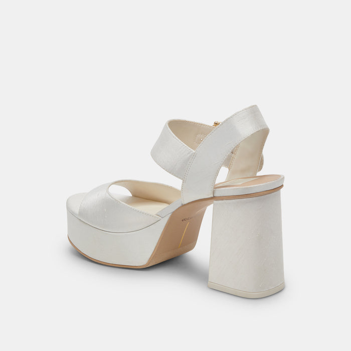 DOLCEVITA-HEELS_BOBBYPEARL_WHITEPEARLS-08-1.jpg