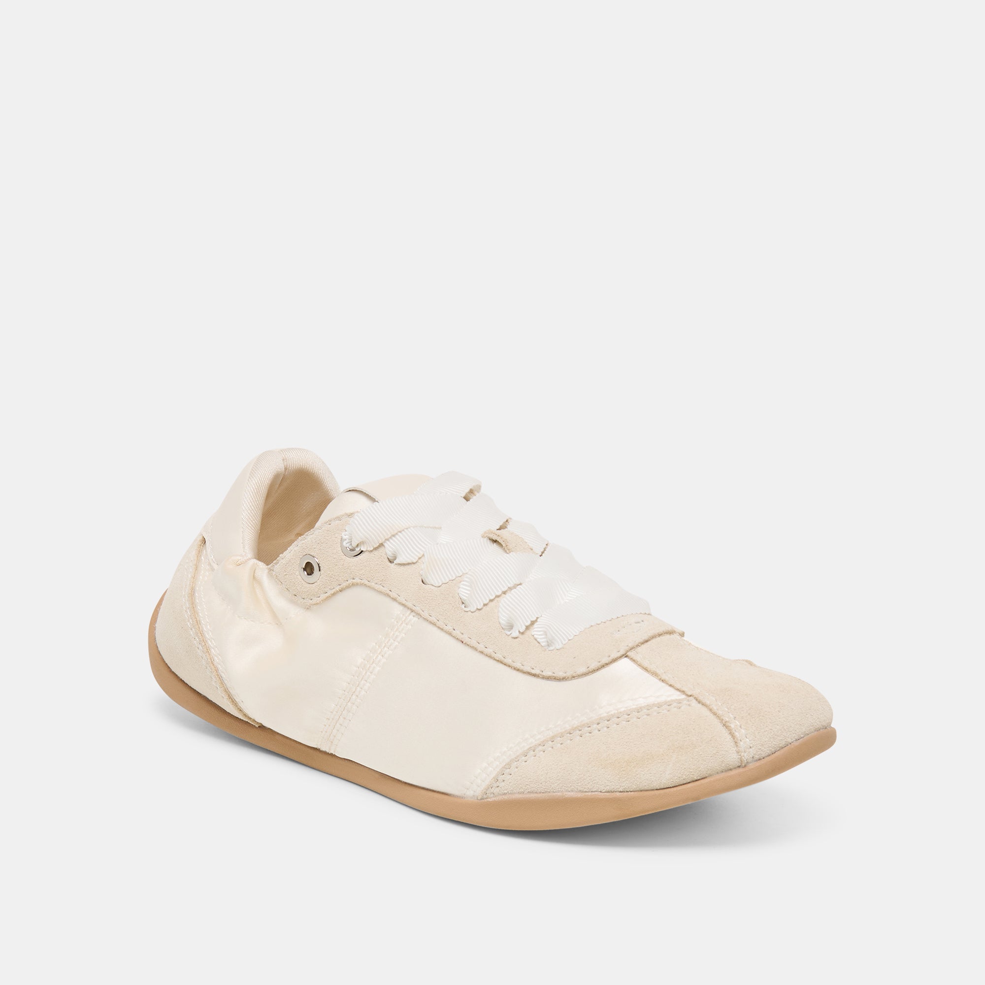 DOLCEVITA-SNEAKER_DAKODA_OFFWHITESATIN-01.jpg